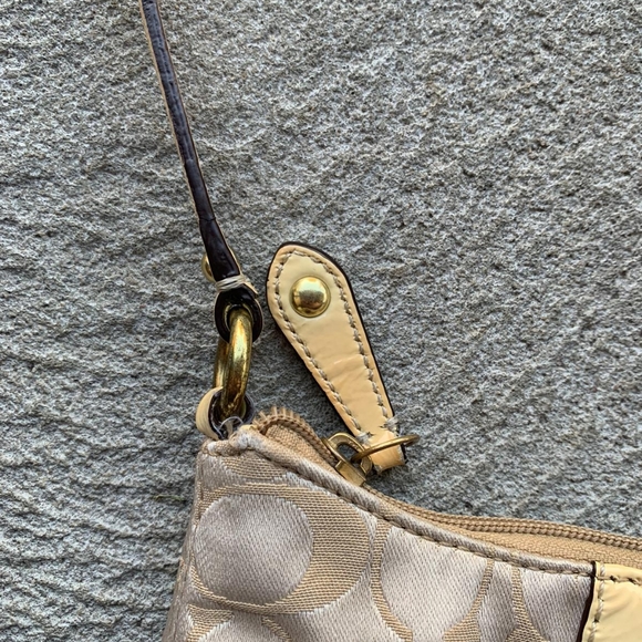 Coach - Small Purse - Gold - Picture 7 of 8